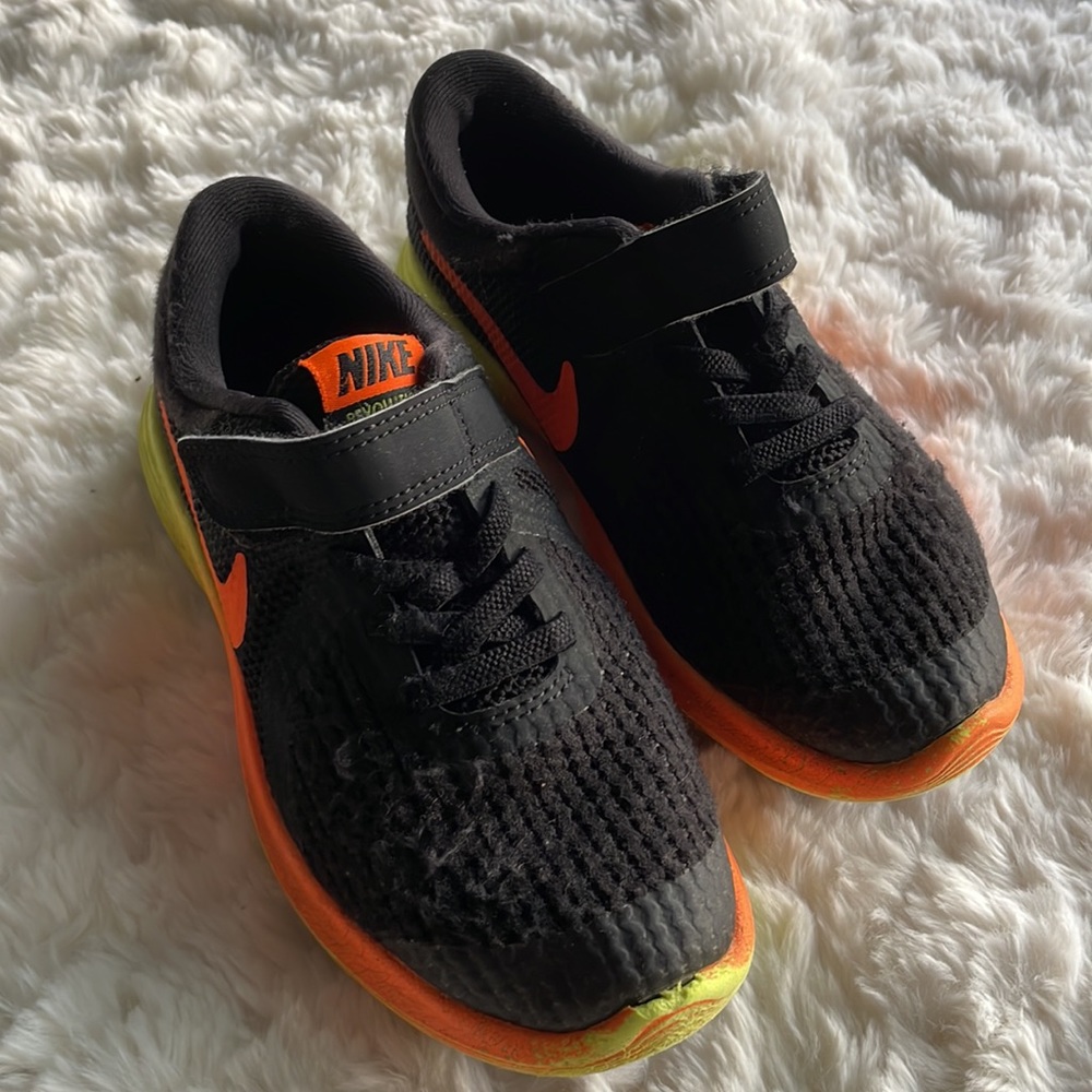 Cute sneakers - Picture 2 of 8